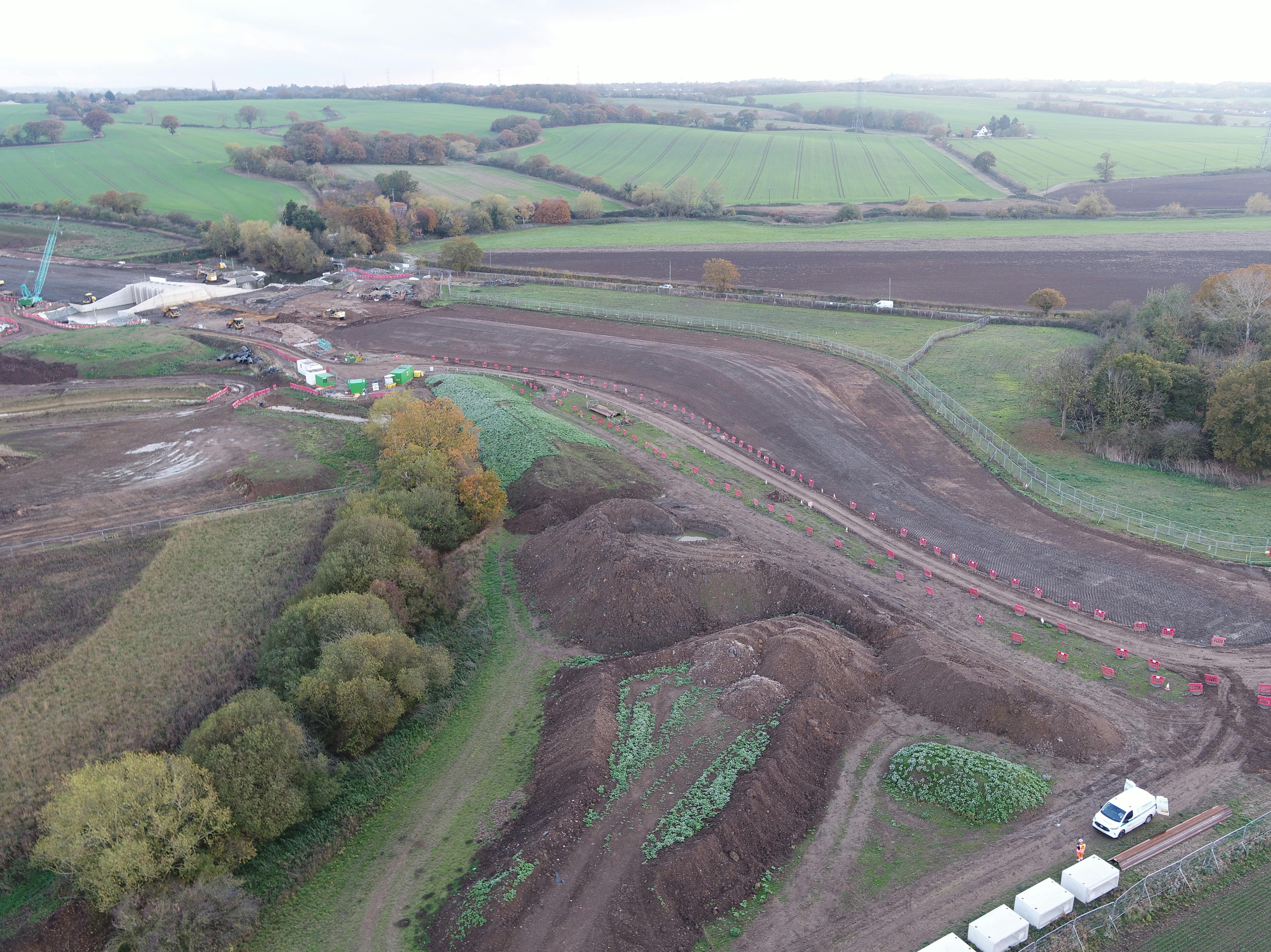 24. Earth embankment progress - west side - 07.11.2025