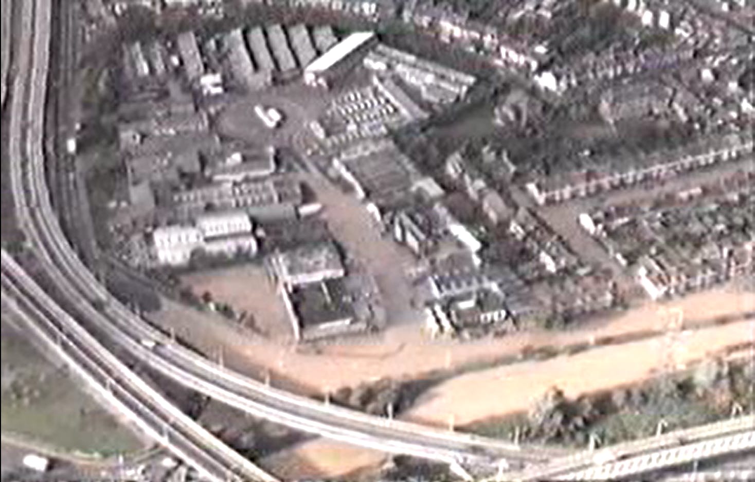 2000 aerial photo of flooding at Raven Road, Woodford