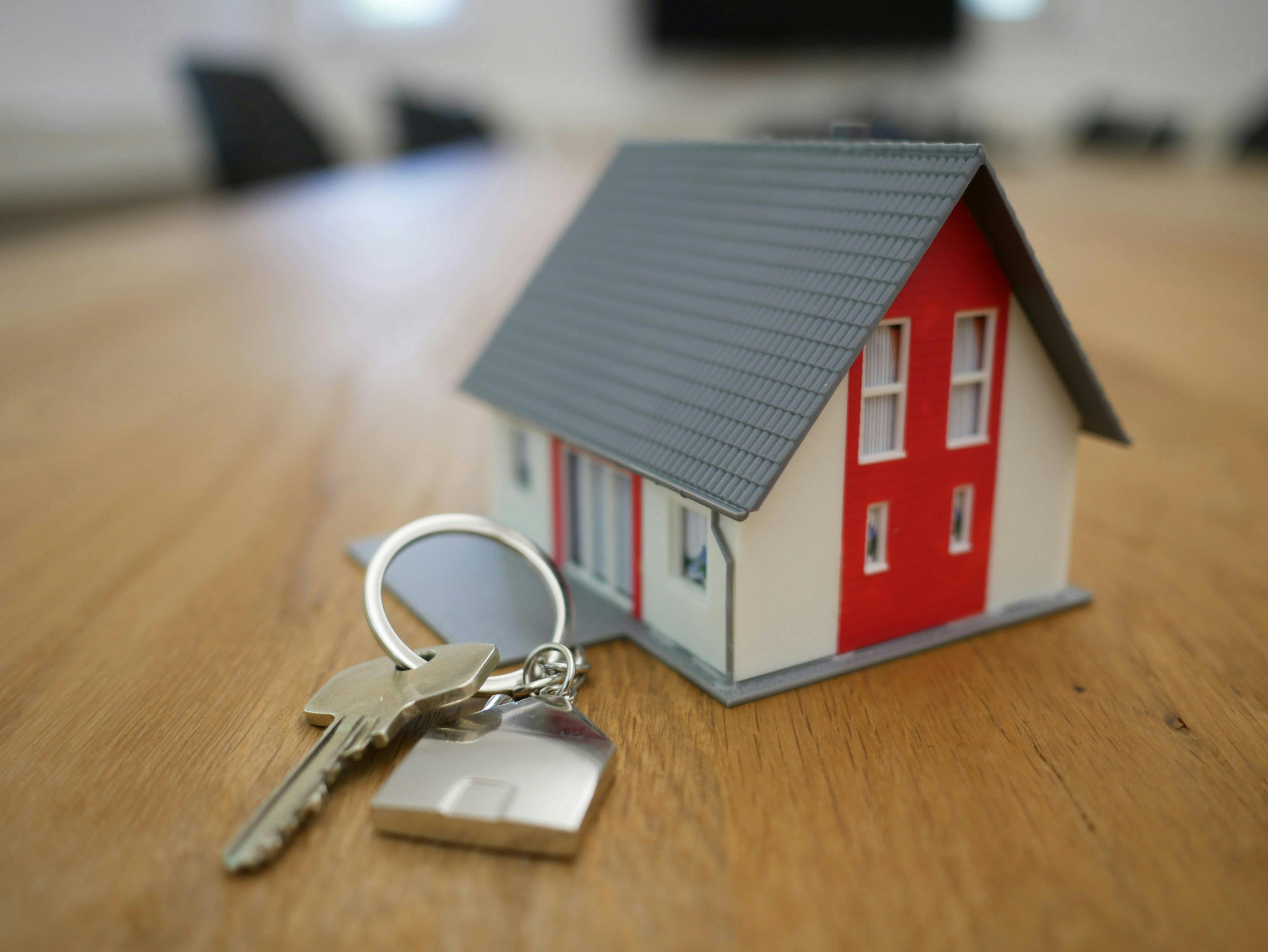 house and set of keys