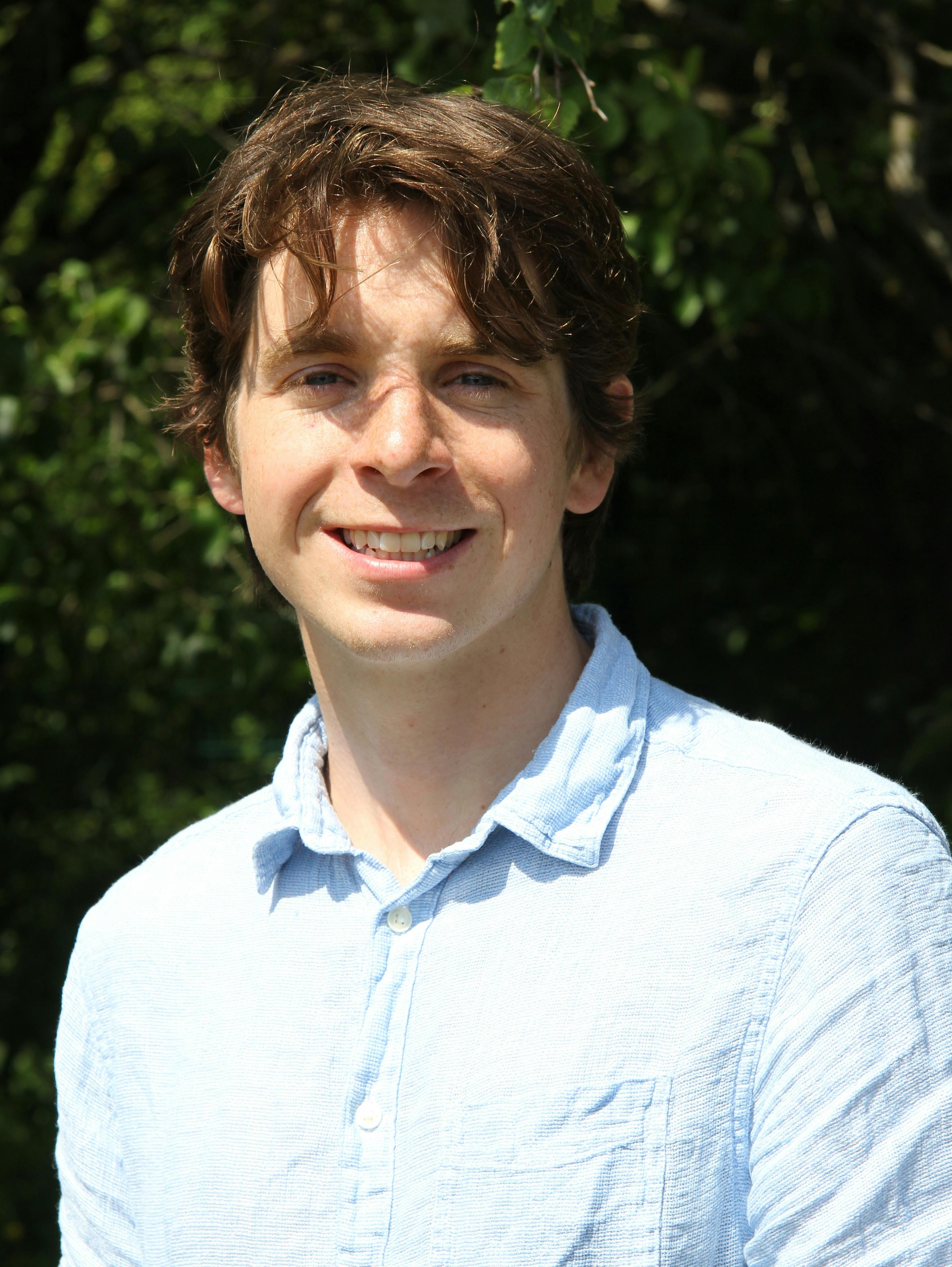 Aelod o'r tîm, Leon Handley