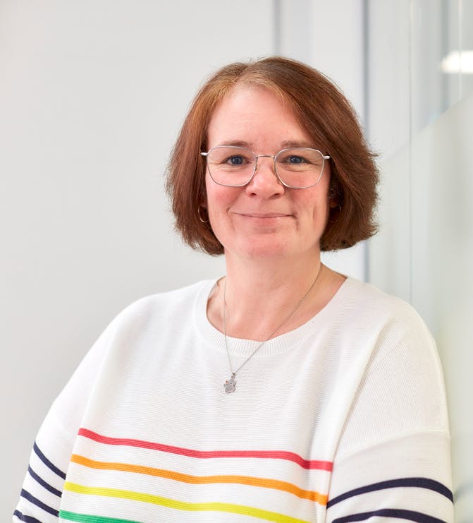 Aelod o'r tîm, Kath Grenyer