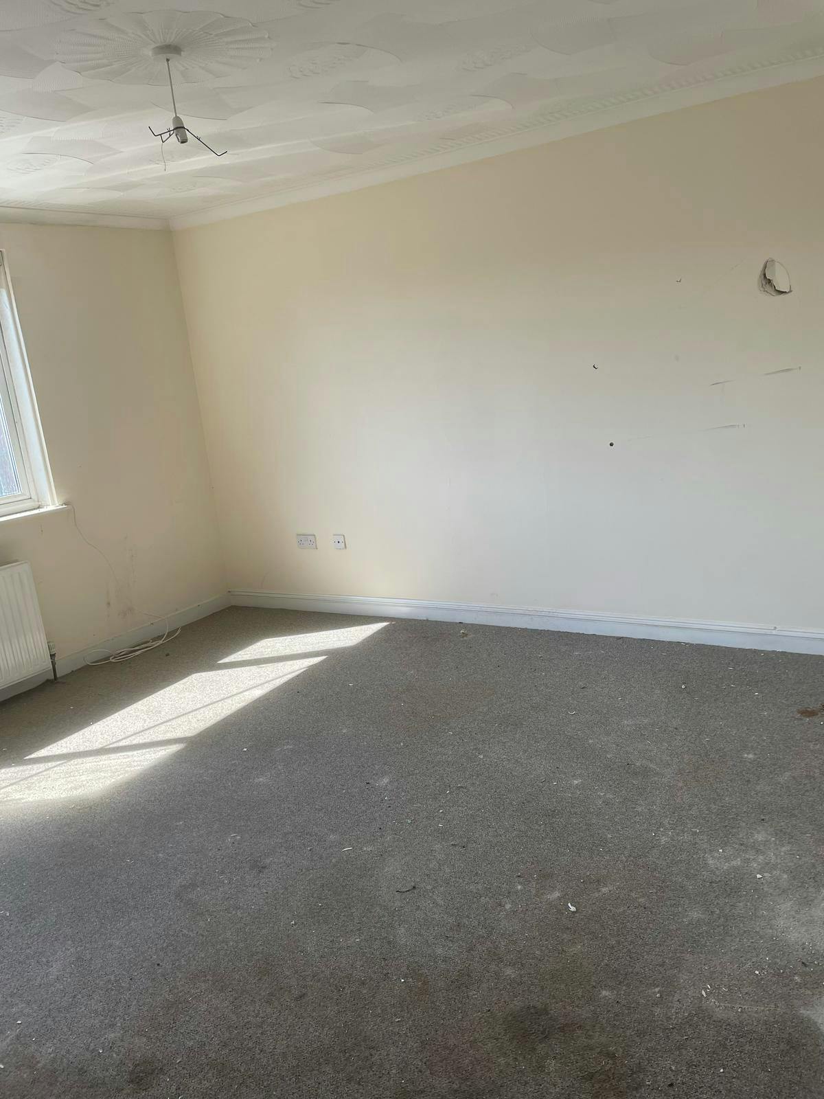 Flats 2-4 Truro Road Ground floor flat 1 Living Room.jpg