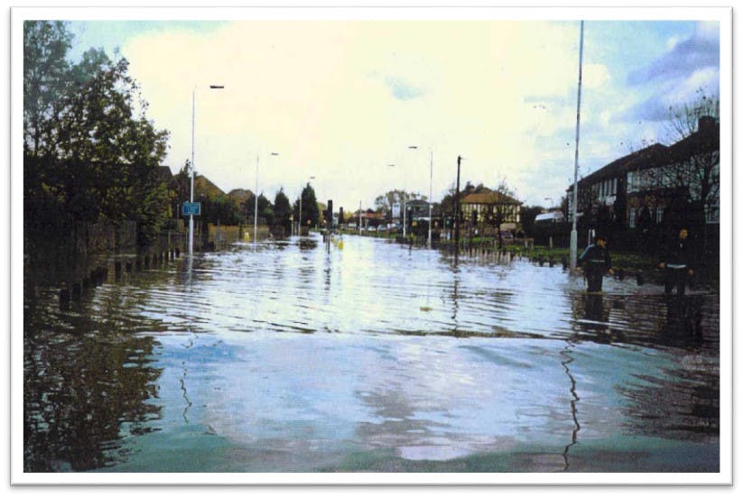 2000 flooding at Chigwell Road, Woodford