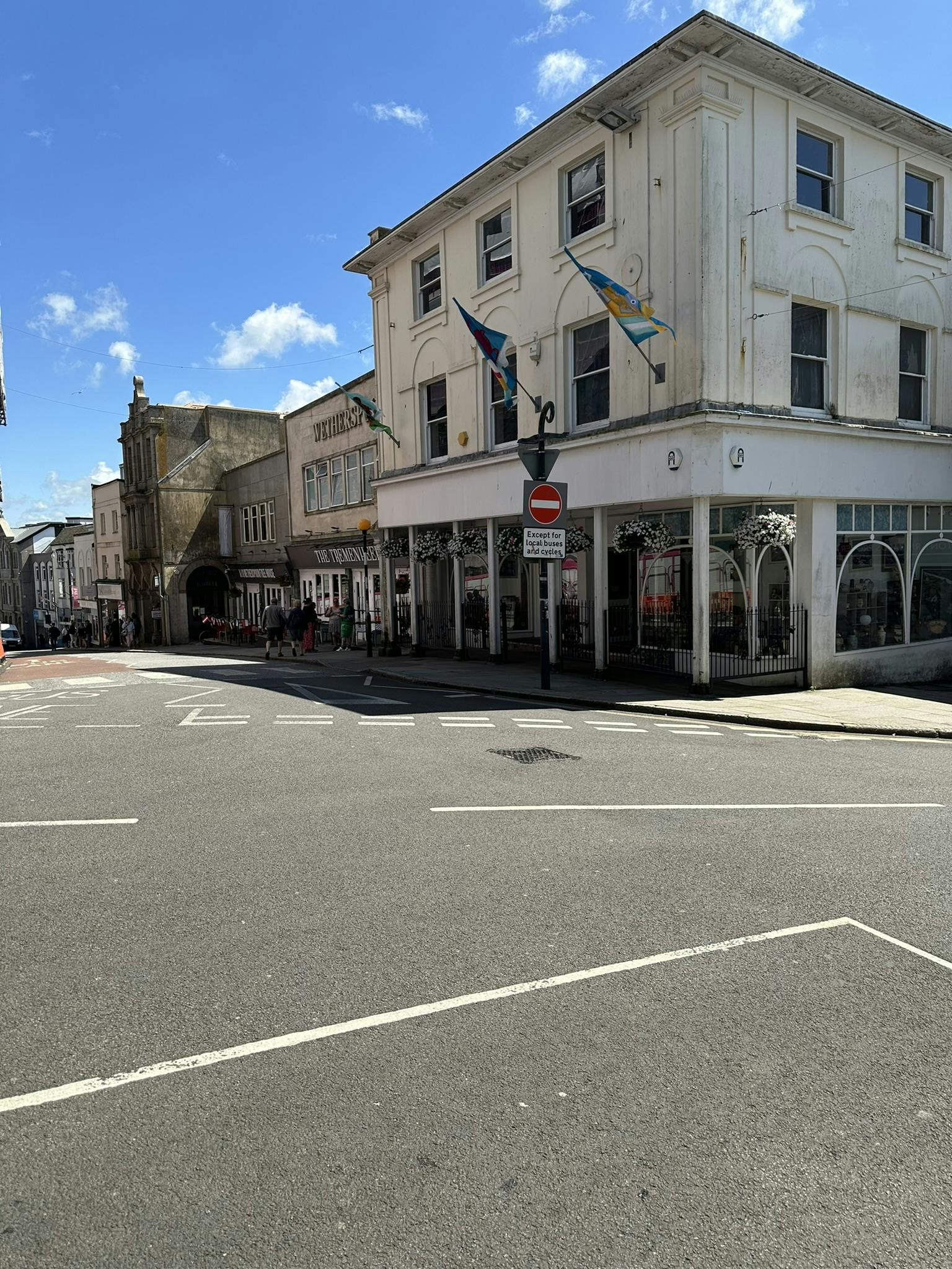 Entry to Market Jew Street at junction with The Greenmarket