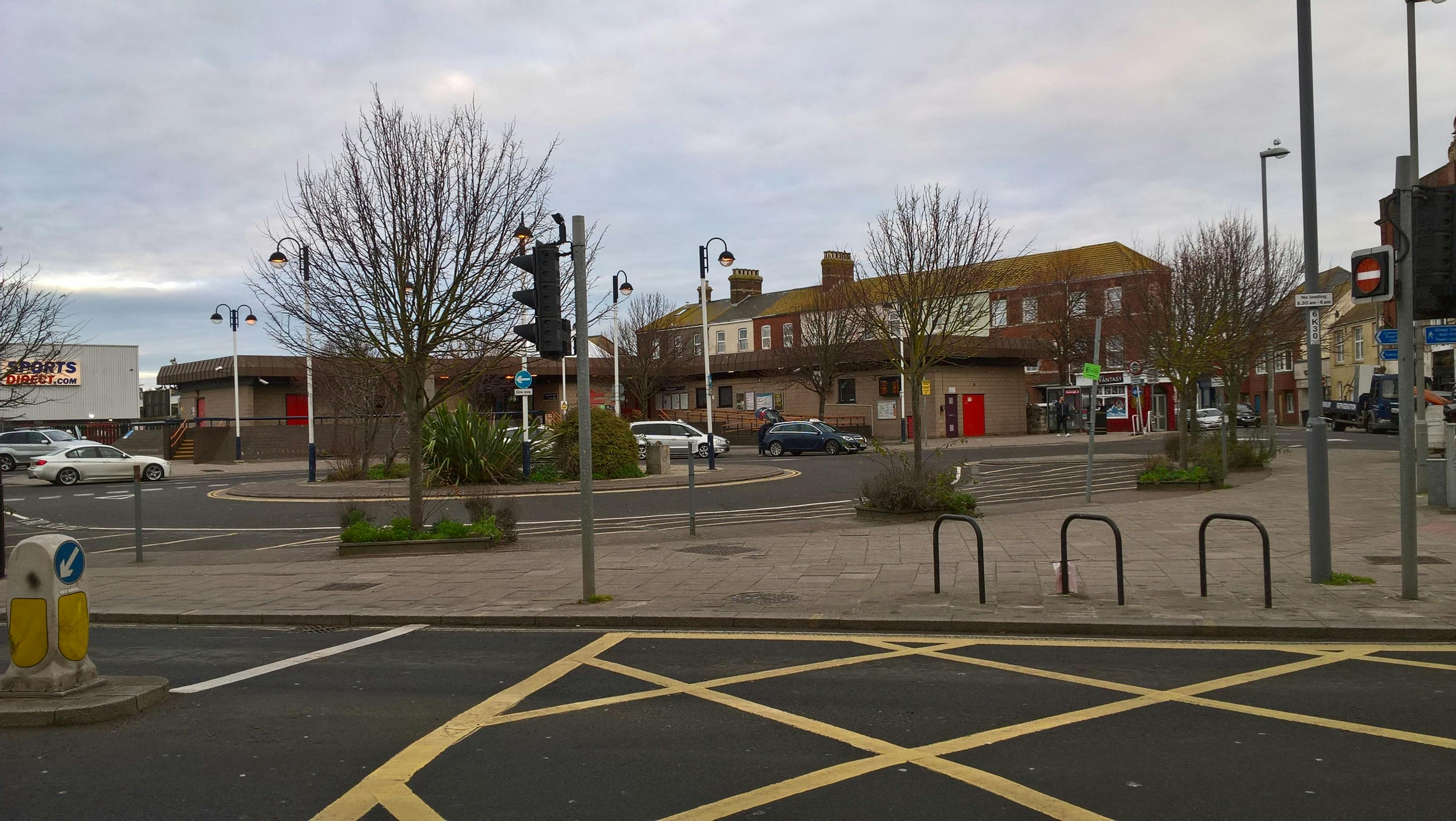 Station forecourt from Queen Street- Before