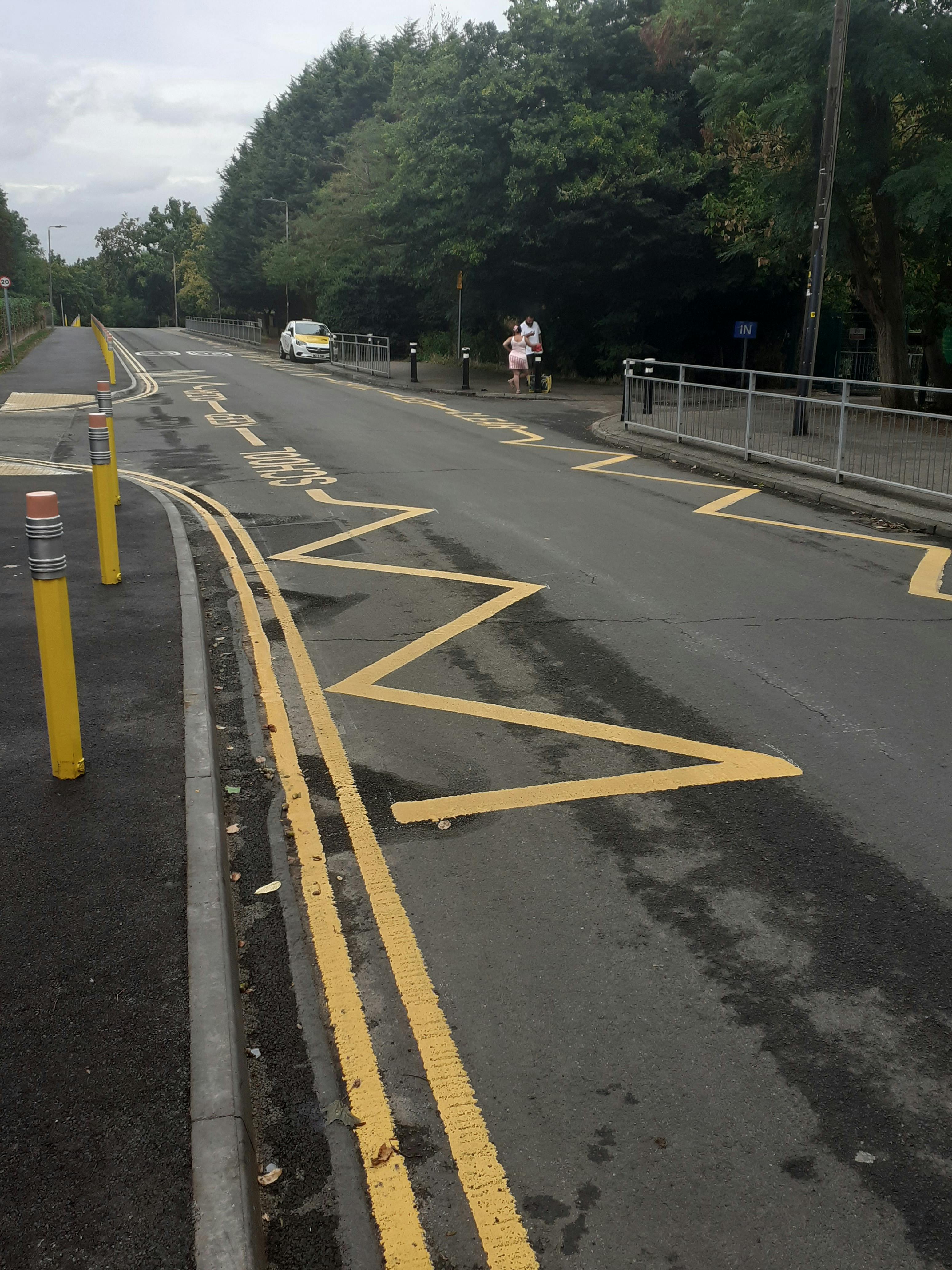 SHL pencil bollards and zig zags