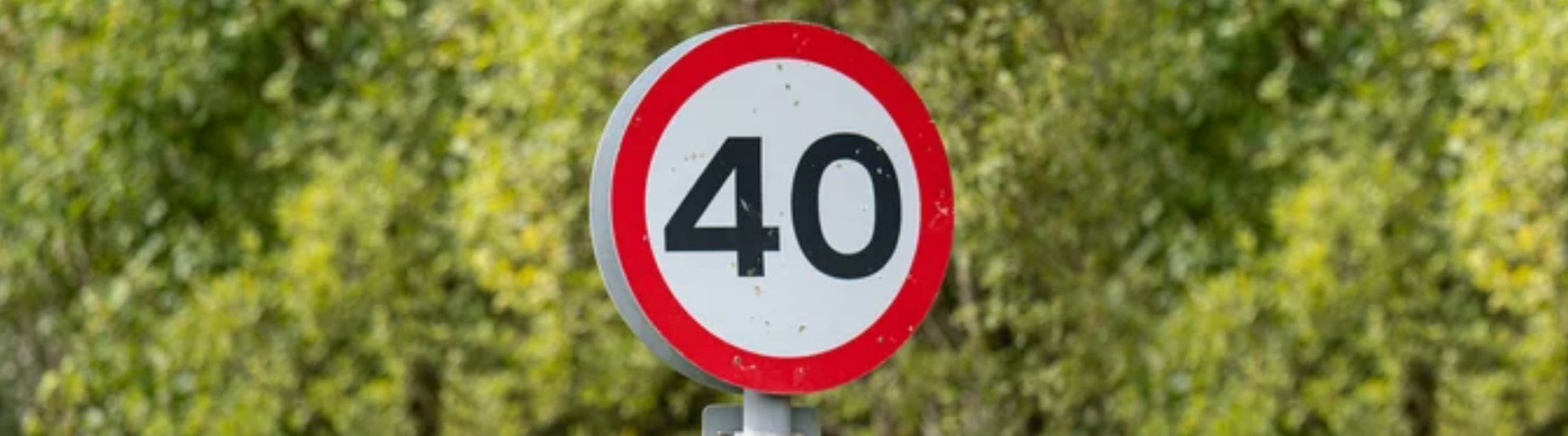 40 miles an hour road sign