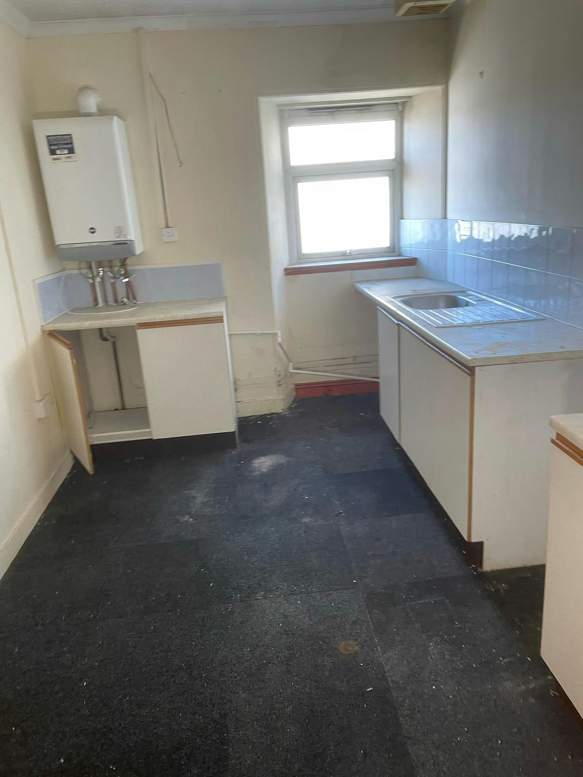 Flats 2-4 Truro Road Ground floor flat 1 Kitchen.jpg