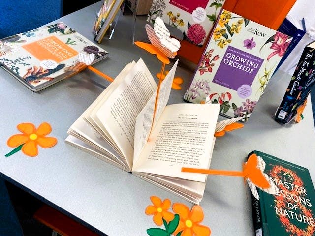 Aelod o'r tîm, Stephanie Morgan