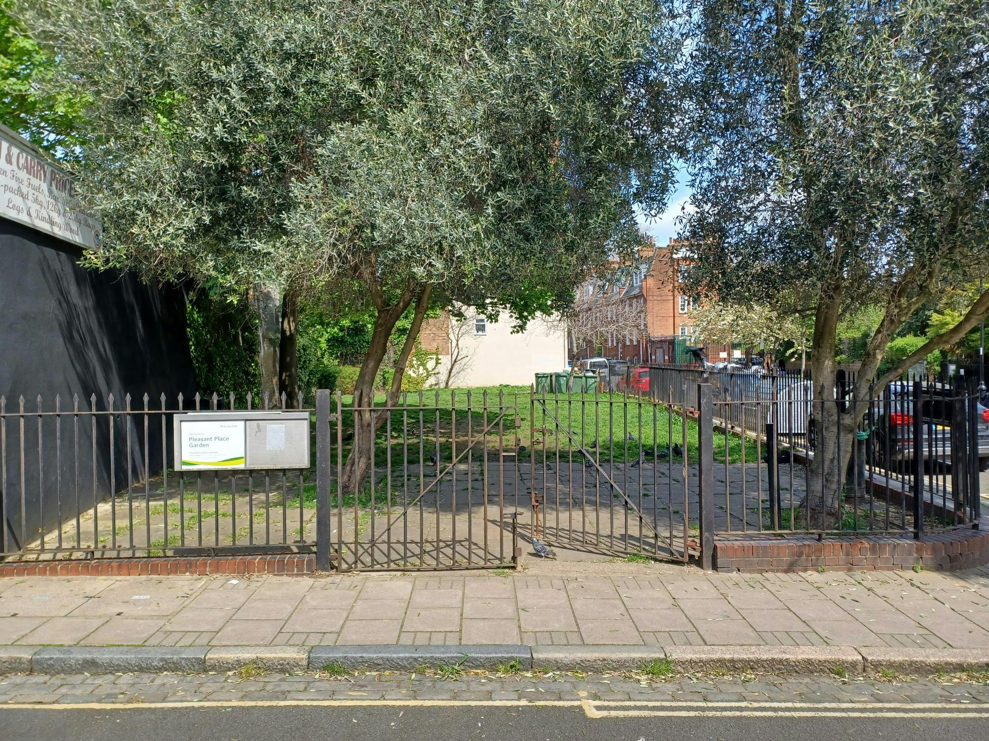 View from Halton Cross Street towards the gates of the park