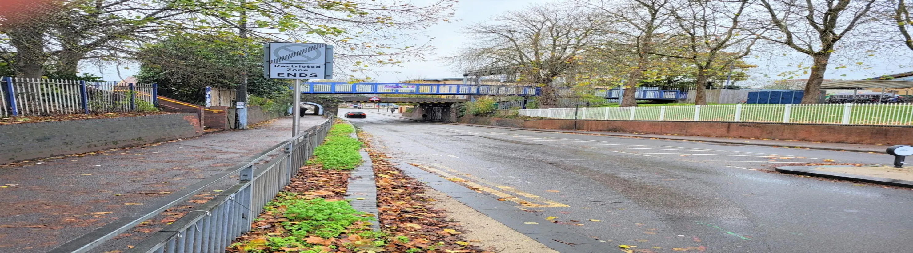 Photo of old road & rail bridge on Botley Road.