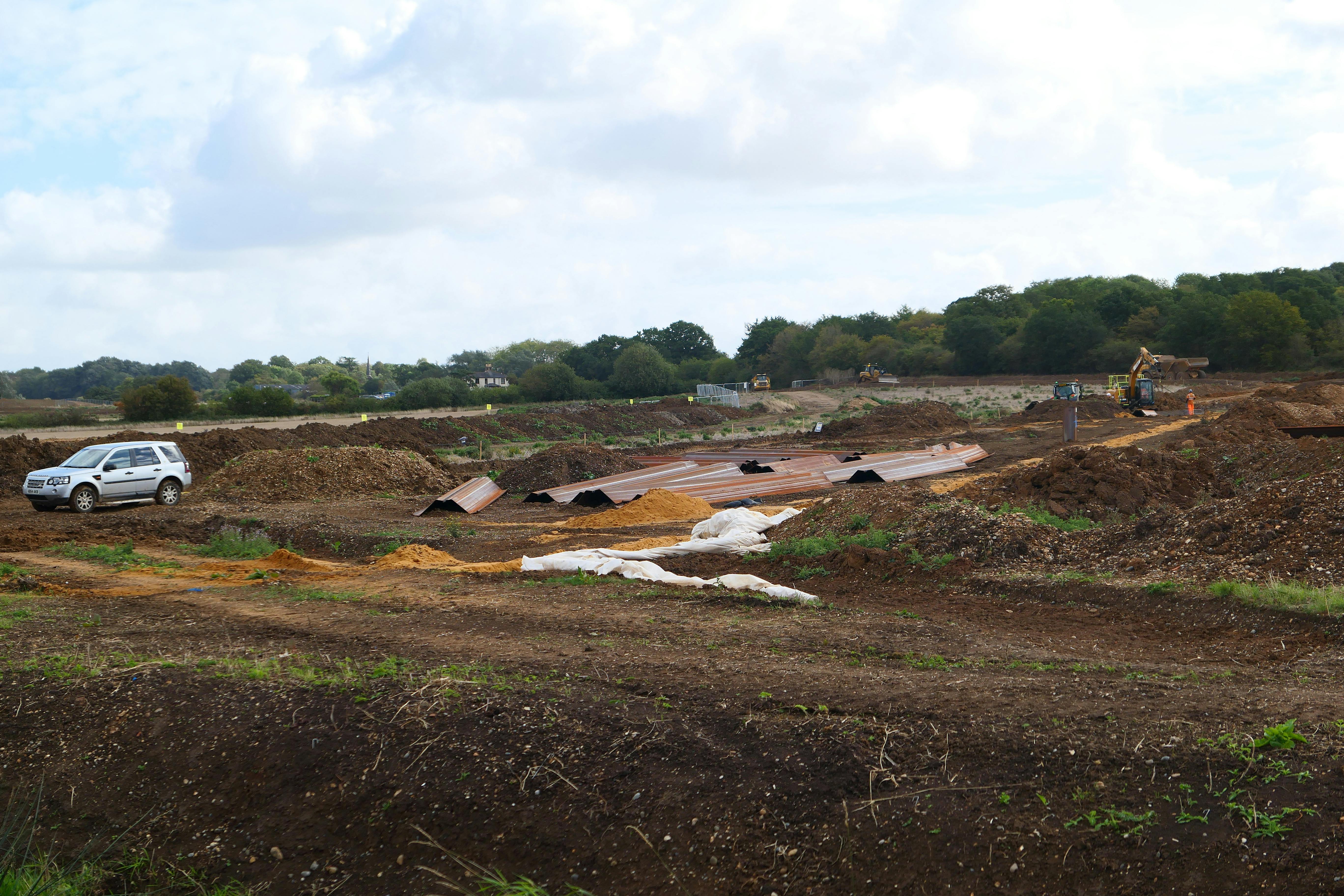 19. Earth embankment progress - eastern side - 11.09.2025.jpeg