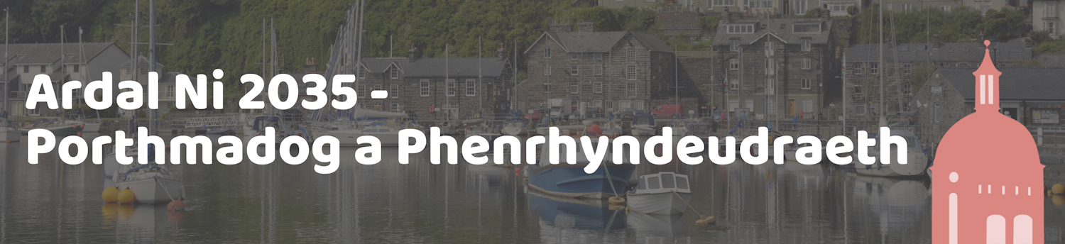 Cychod ar harbwr Porthmadog