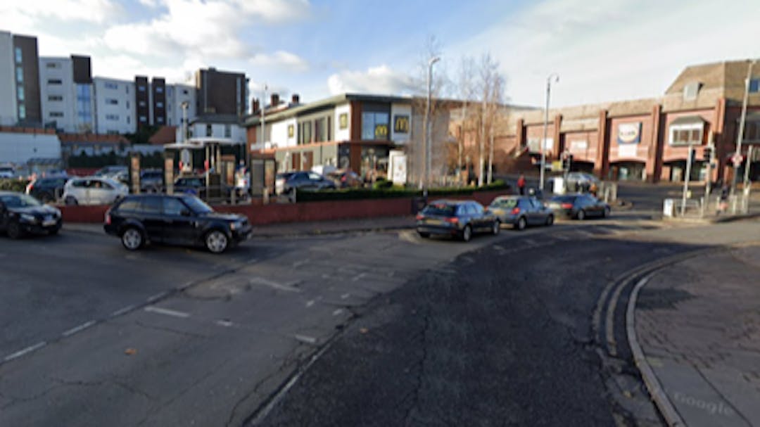 Barker Road by the junction of Hart Street