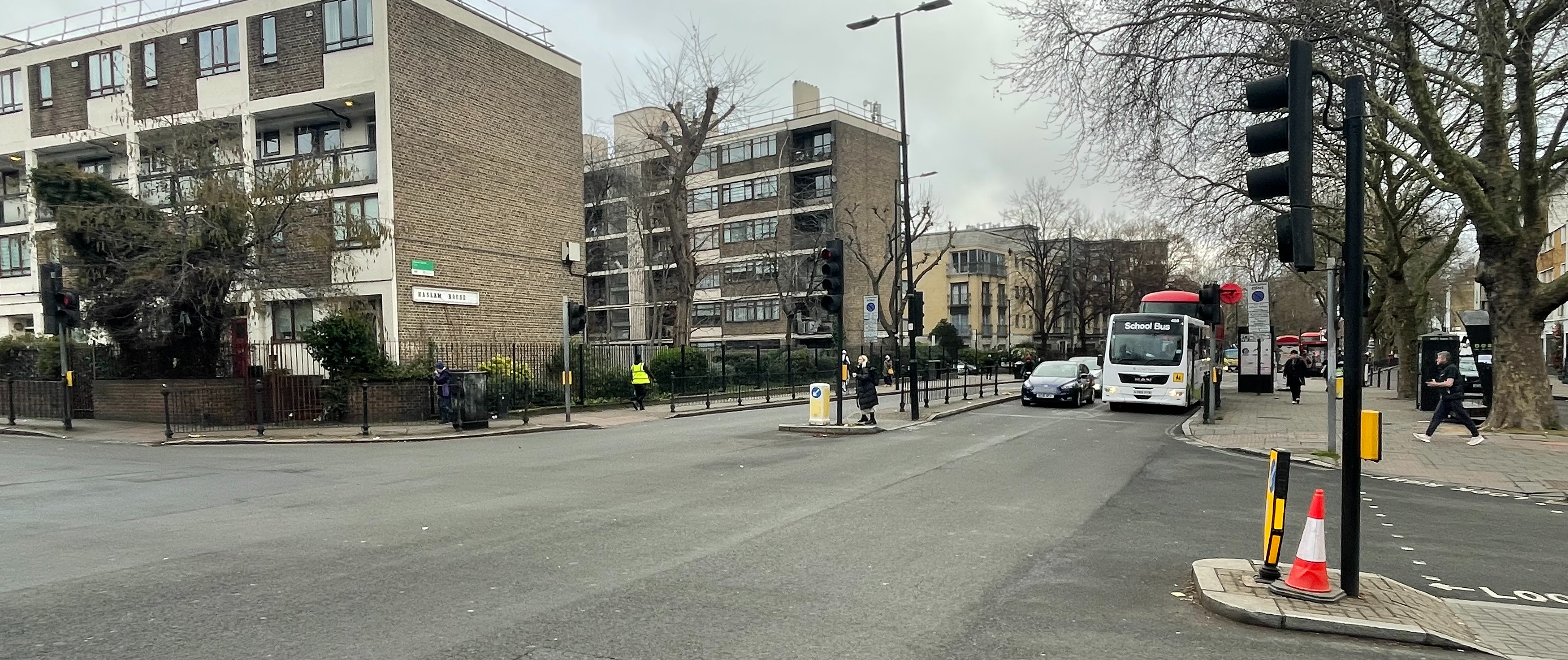 Photograph of Essex Road junction with New North Road and Canonbury Road