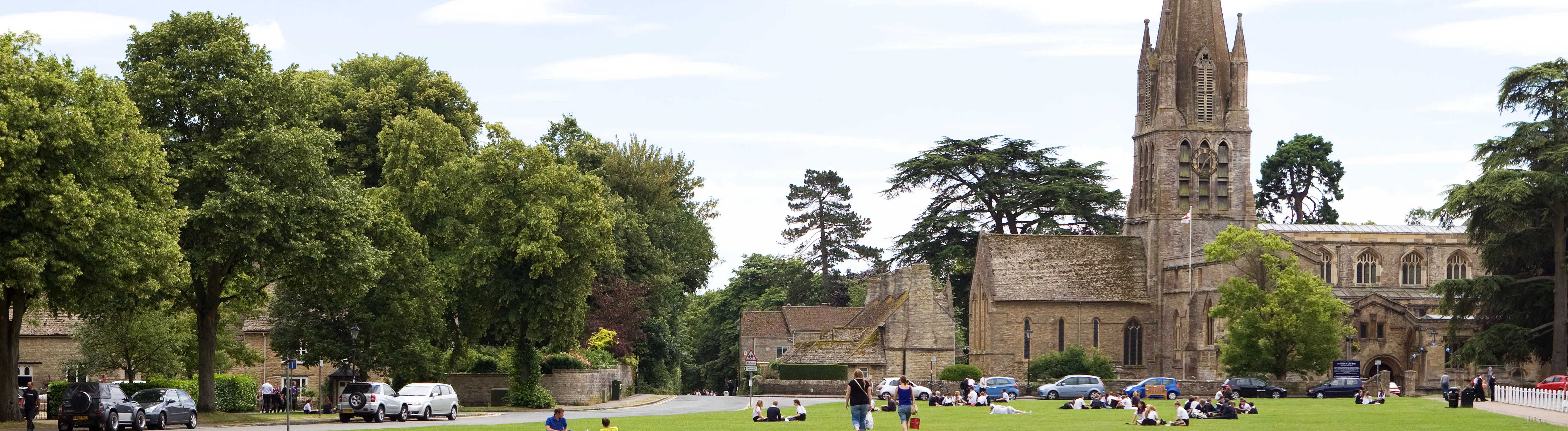 Witney church green