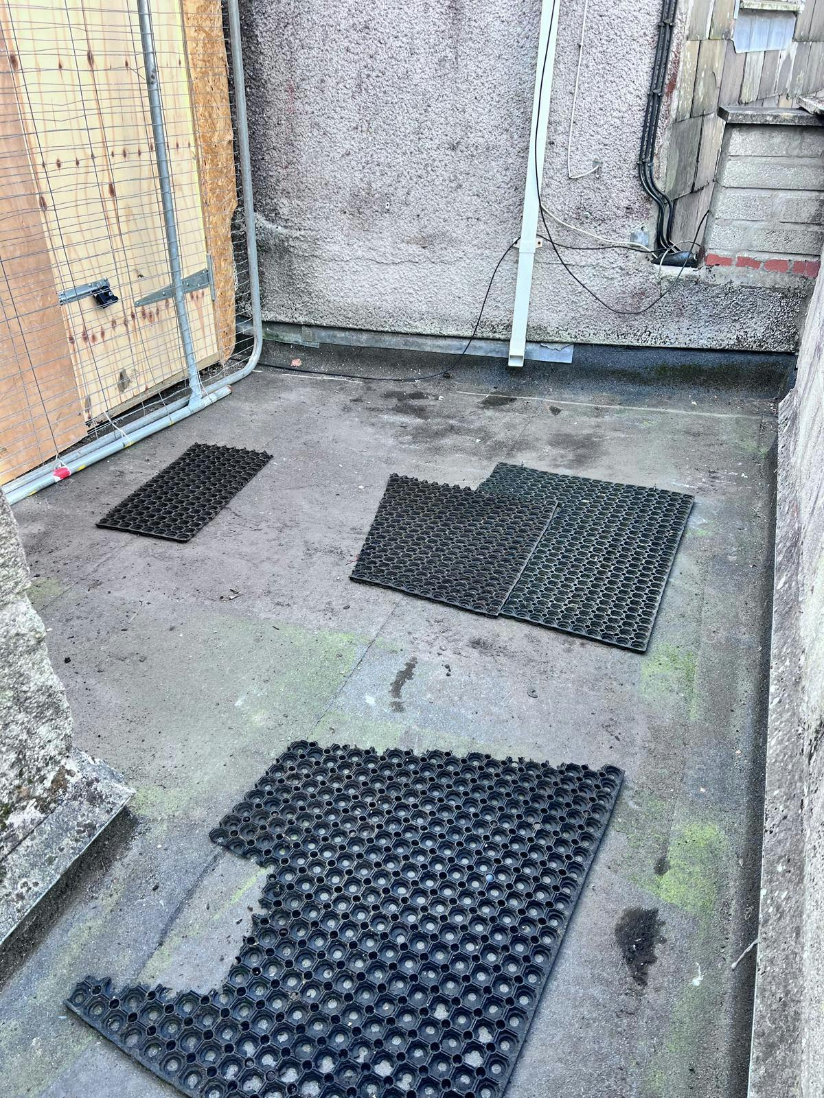 Number 5 - Flat 3 Roof  Walkway.jpg