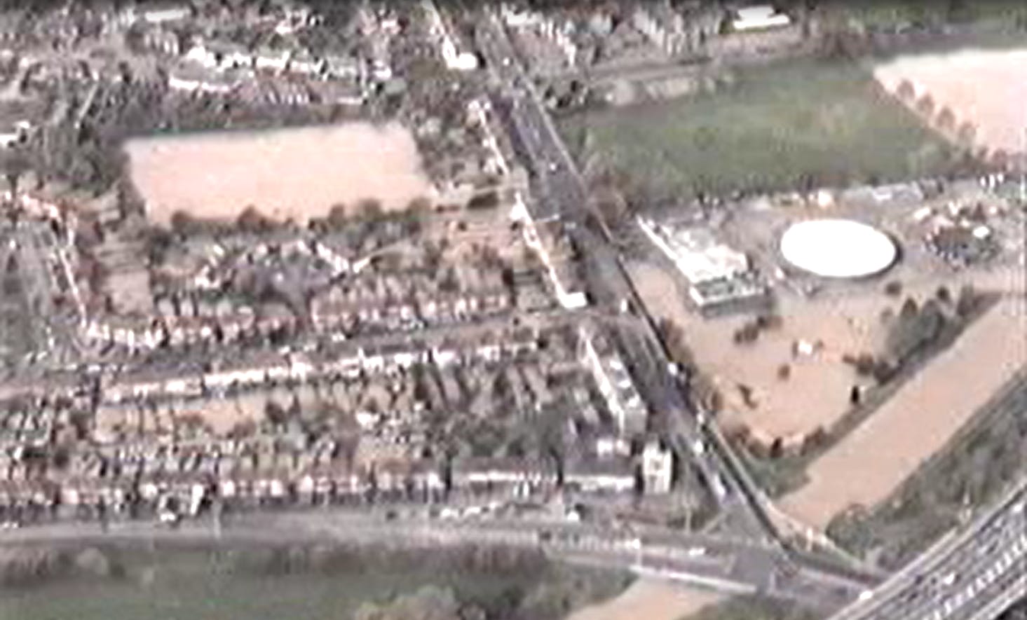 2000 aerial photo of flooding at Snakes Lane, Woodford