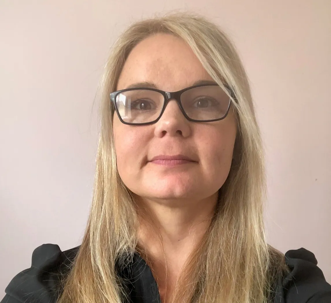 Team member, Laura Tooth