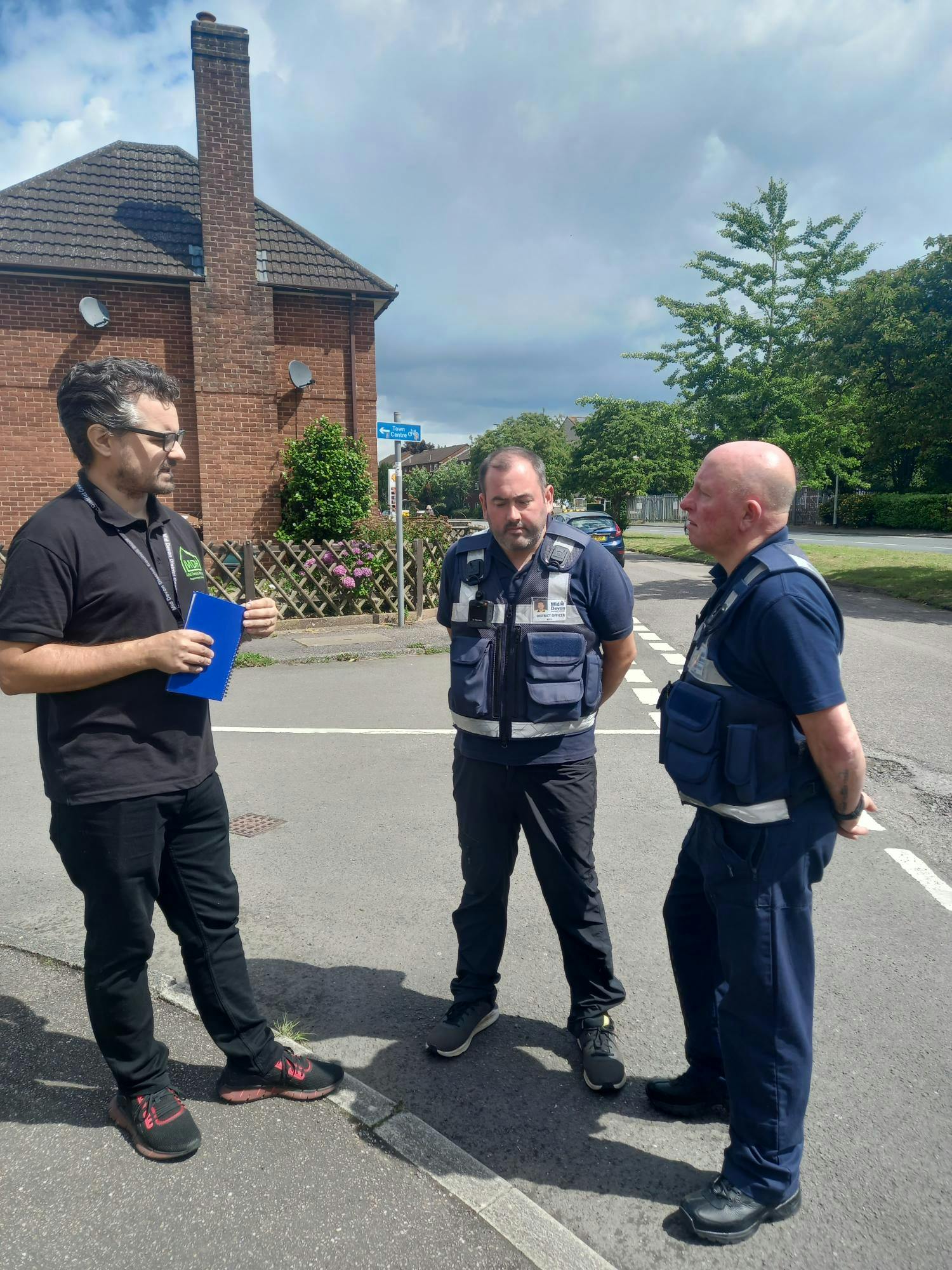 Neighbourhood Officer and Street Scene 