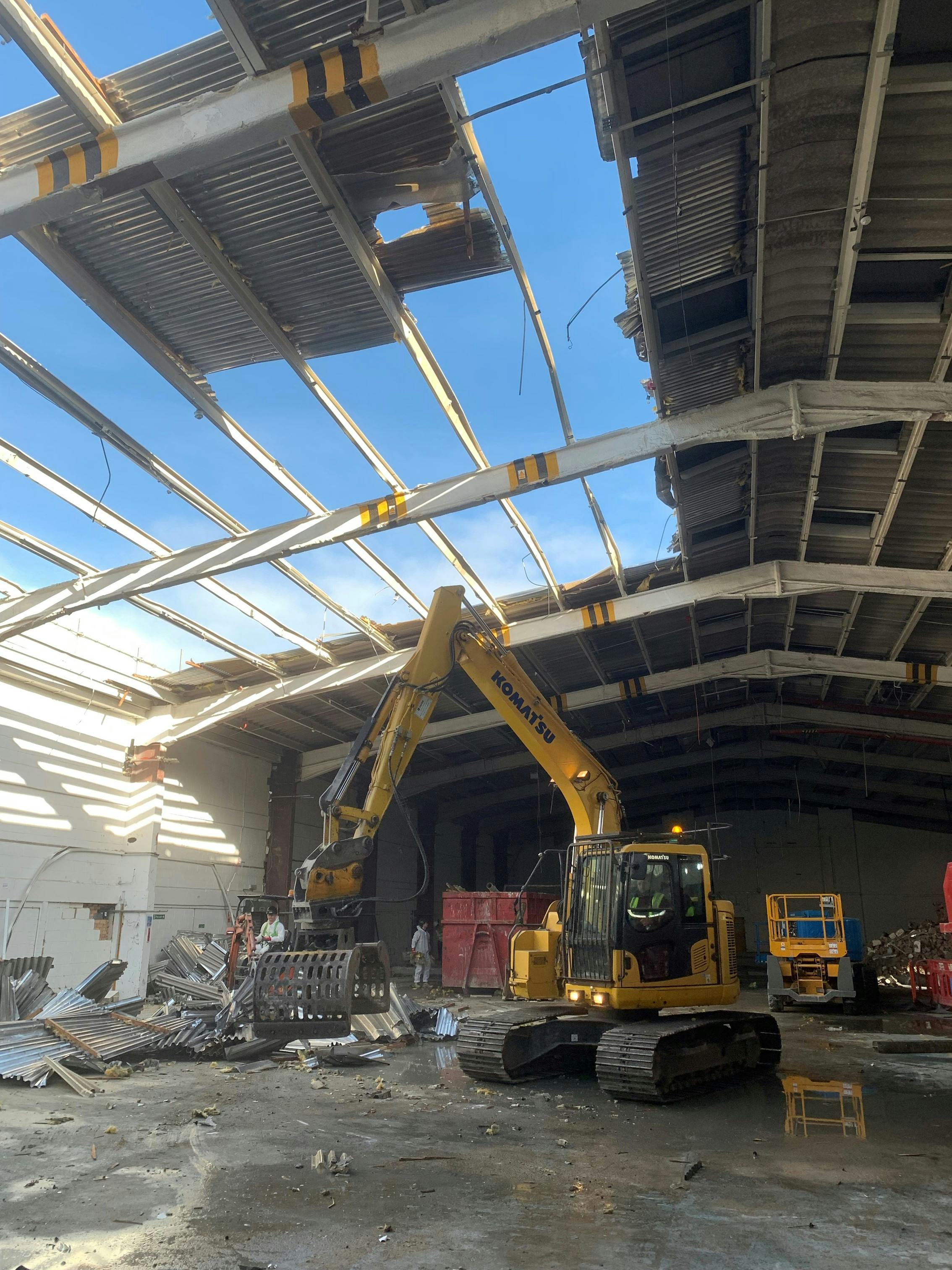 Stripping of existing roof cladding (3)_Feb22