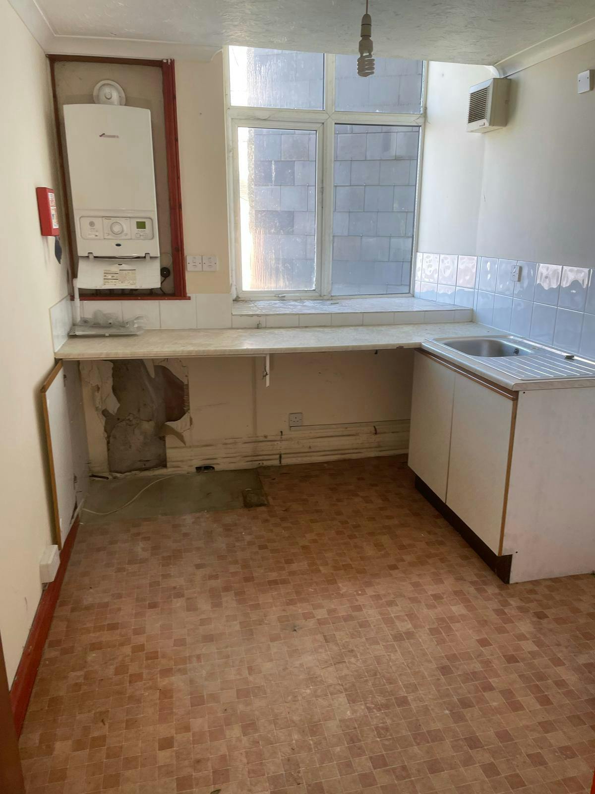Flats 2-4 Truro Road First floor flat 3 Kitchen.jpg