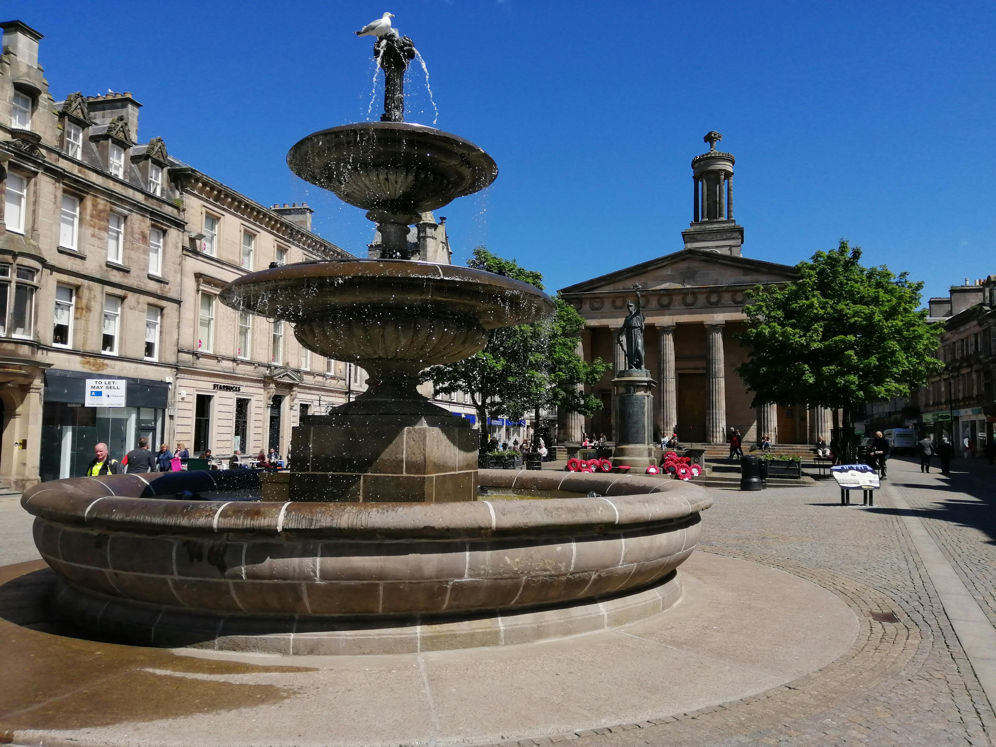 Elgin plainstones fountain.jpg