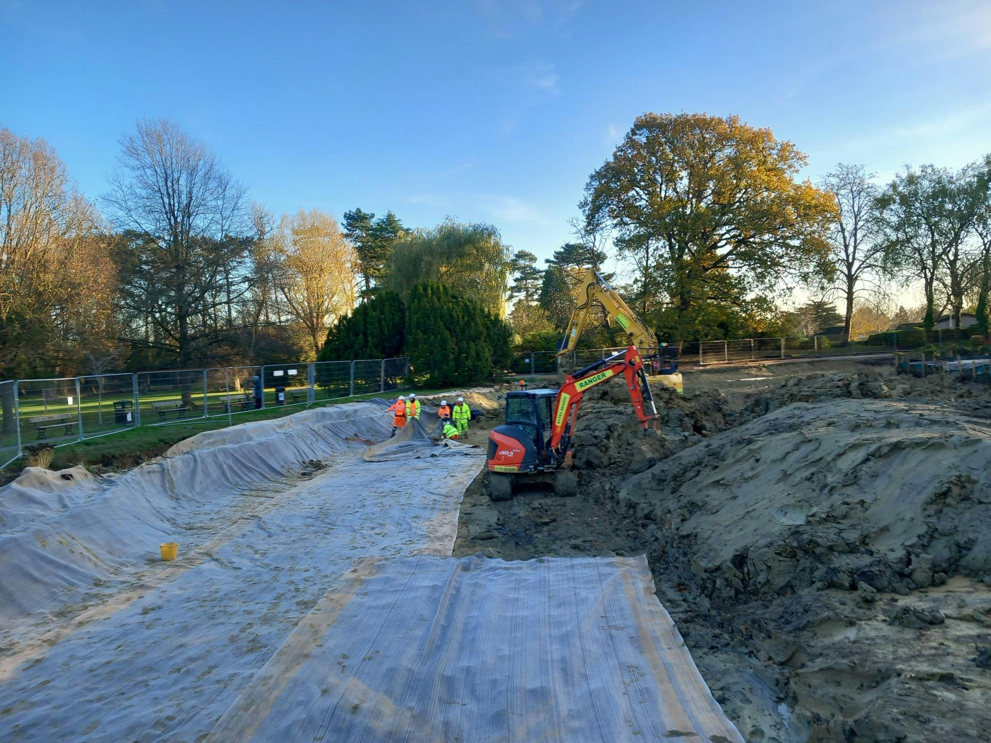 bentonite liner fitting (9).jpg