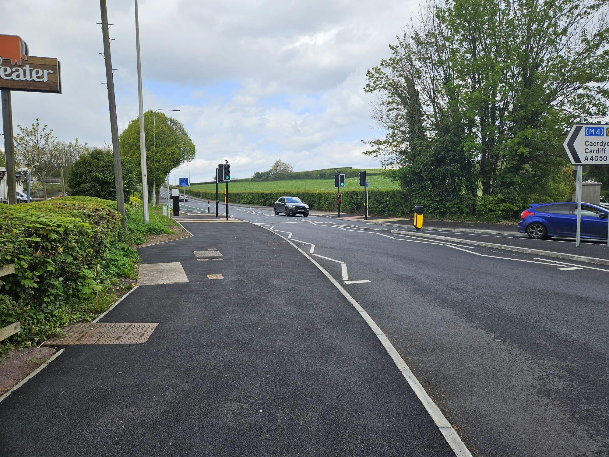 Toucan crossing at the Walston Castle roundabout connecting to the existing shared use footway - cycleway along Port Road