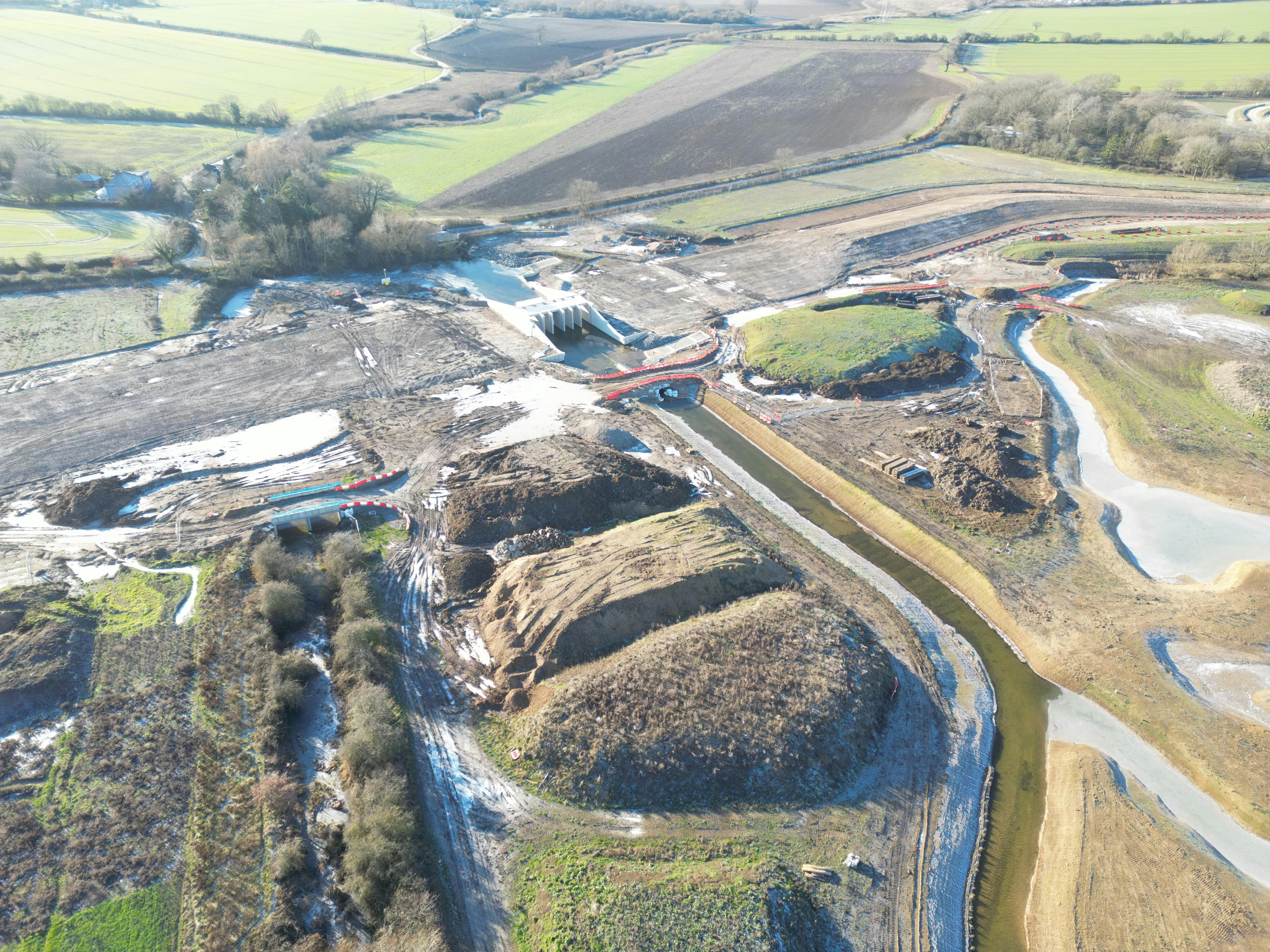 30. Aerial view of the temporary crossing points and the control structure - 04.01.2026.JPG