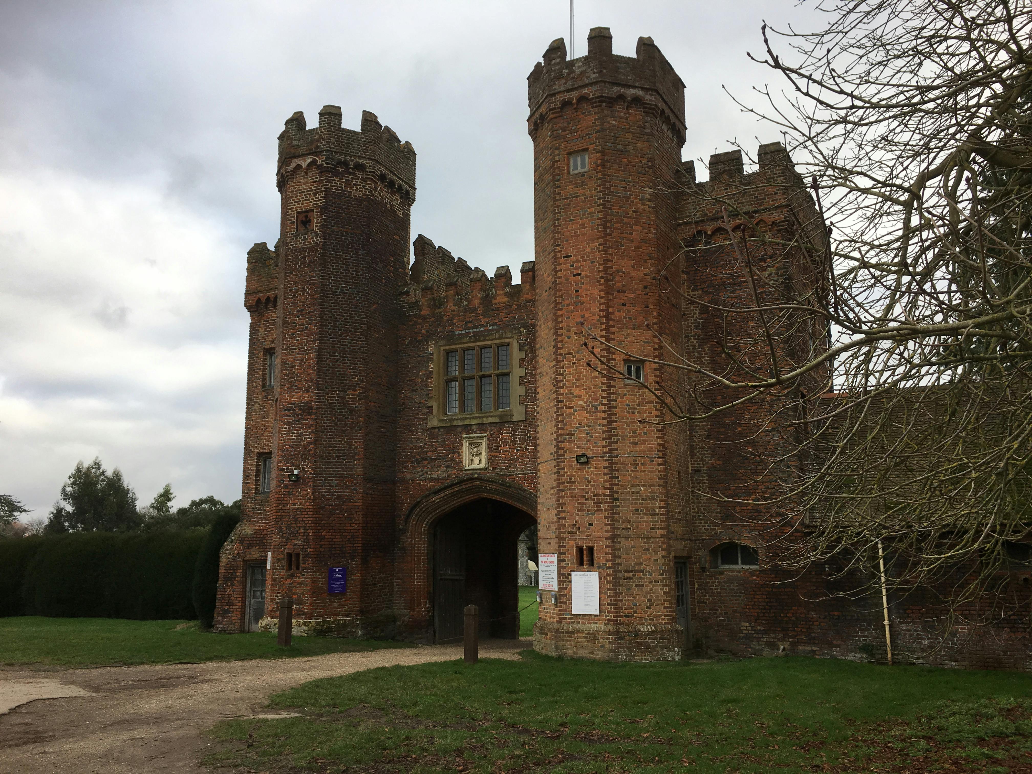Lullingstone Castle Tudor gatehouse