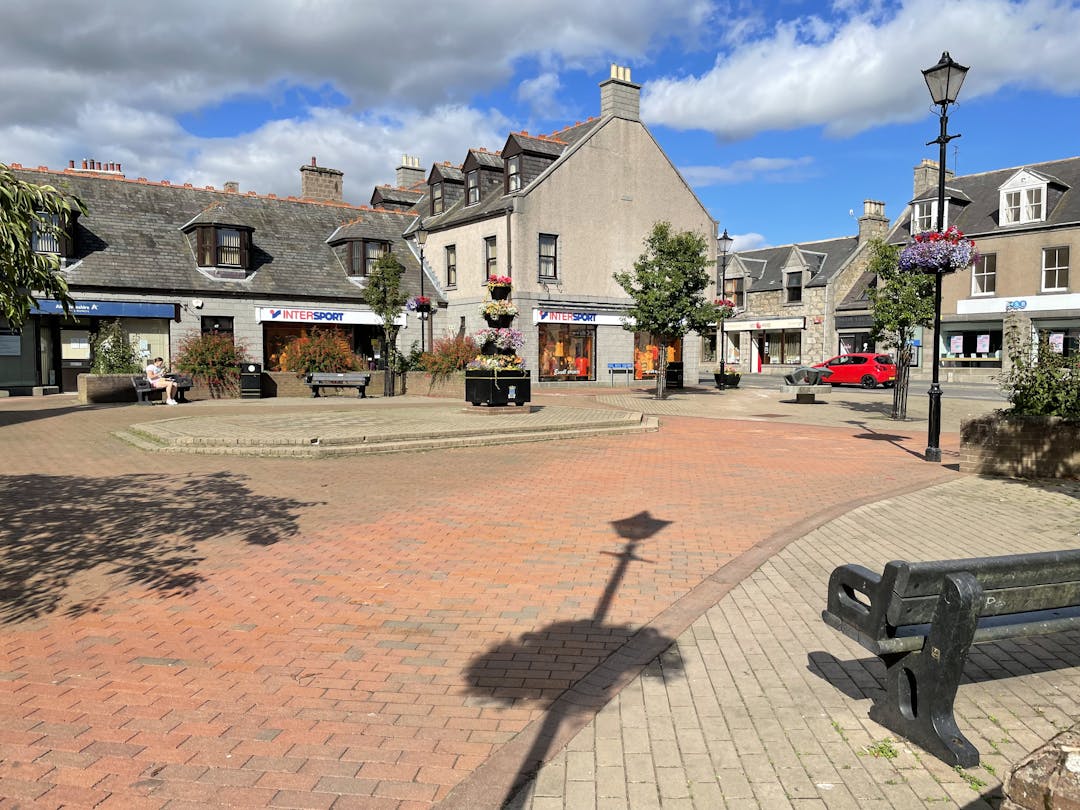 Neil Ross Square, Ellon