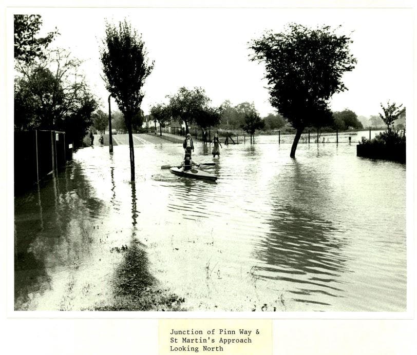 Aug 1977 flooding - Pinn Way Ruislip.JPG