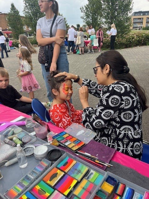 Face painting Butts Farm.jpg