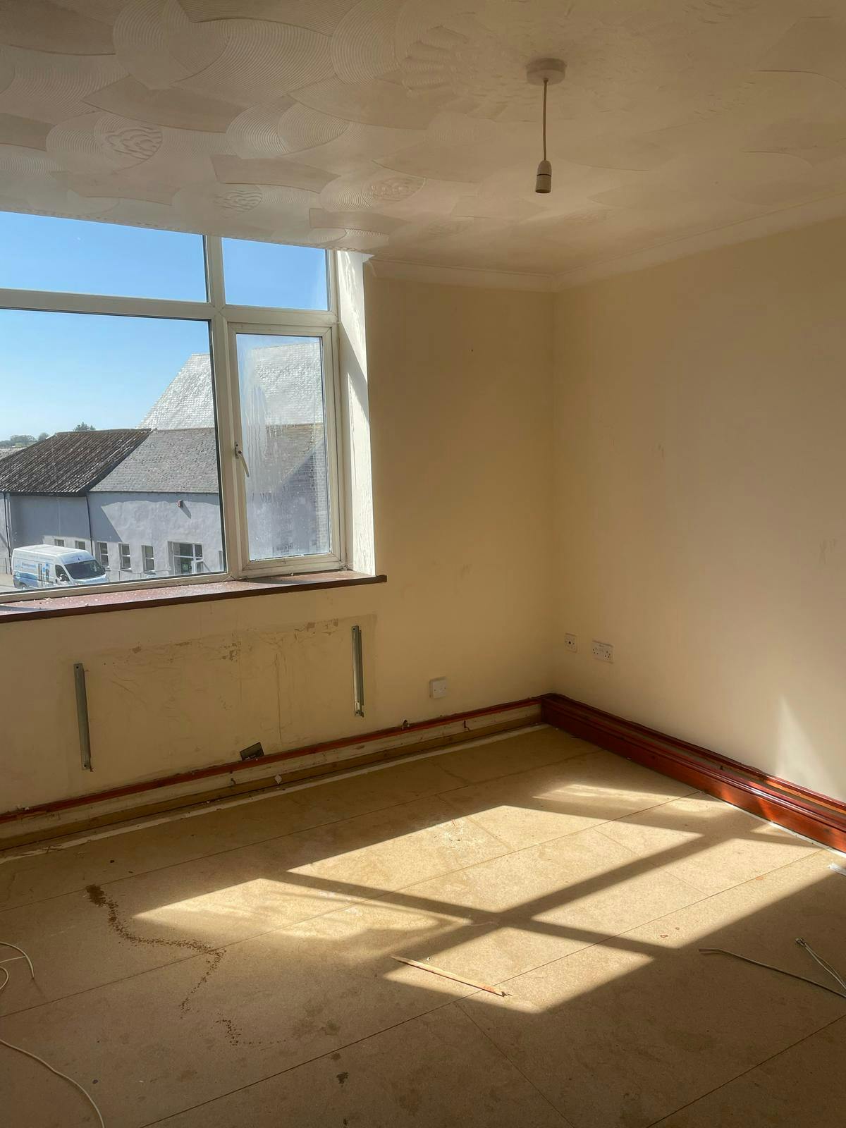 Flats 2-4 Truro Road First floor flat 3 Living Room.jpg